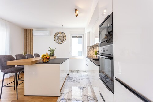 Brand new, faboulous, next to shopping center