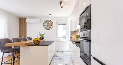 Brand new, faboulous, next to shopping center