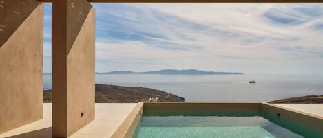 حمّام سباحة خارجي