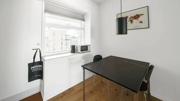 Basic Apartment | Living area