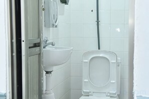 Unclassified image, 4 of 39, button - Wing Lee Guest House (Hong Kong)