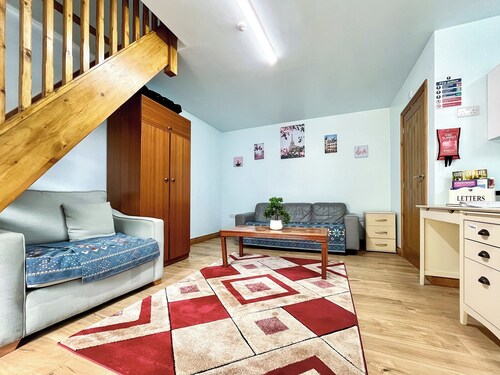 1 bedroom accommodation in Chiseldon, Near Marlborough