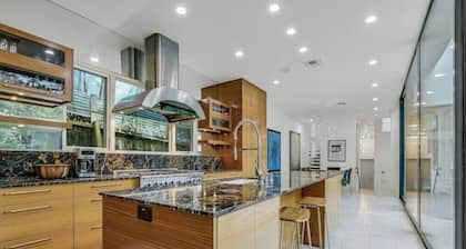 Villa Tranquila and South Congress