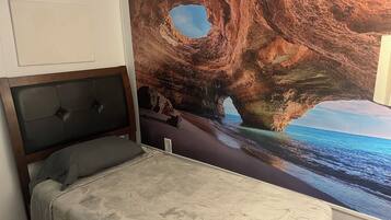 2 bedrooms, iron/ironing board, free WiFi, bed sheets