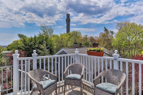 Ptown Paradise Farmhouse in the perfect, central location!