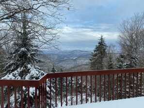 Property grounds - Black Diamond Lodge is sure to please! Large spacious living areas! (Snowshoe)