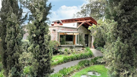 Exterior. Eucaliptos Med Spa