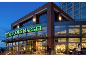 Exterior - ★Central Urban Retreat★Patio★Walk nightlife/SXSW!
(Austin)