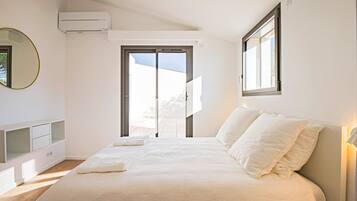 5 slaapkamers, een strijkplank/strijkijzer, wifi, beddengoed