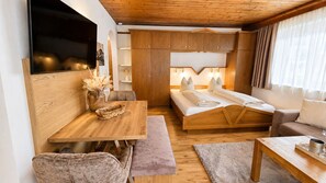 Comfort Apartment, Mountain View | Individually decorated, individually furnished, soundproofing, free WiFi - Appartements Alpenland Pertisau (Eben am Achensee)
