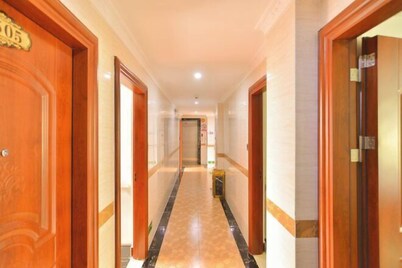 Jiuyuan Business Hotel