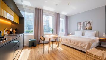 Suite | 1 bedroom, individually decorated, individually furnished, desk
