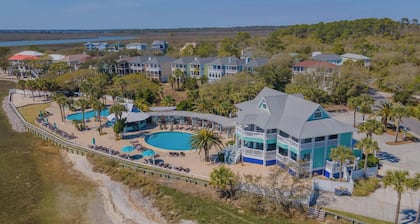 511 Sunsuite - Charming Studio, Sleeps 4! Resort Access Included!