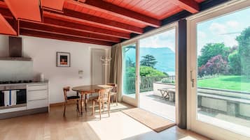 Villa, Lake View | 4 bedrooms, premium bedding, down duvets, iron/ironing board