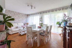 Dining - Le Paradis Botanique - Bel appt à 30min de Paris (Le Perreux-sur-Marne)