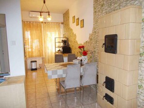 Dining - Holiday apartment with Wi-Fi, washing machine and dishwasher (Fonyód)