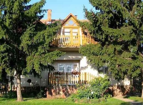 Holiday apartment with balcony, WiFi and air conditioning