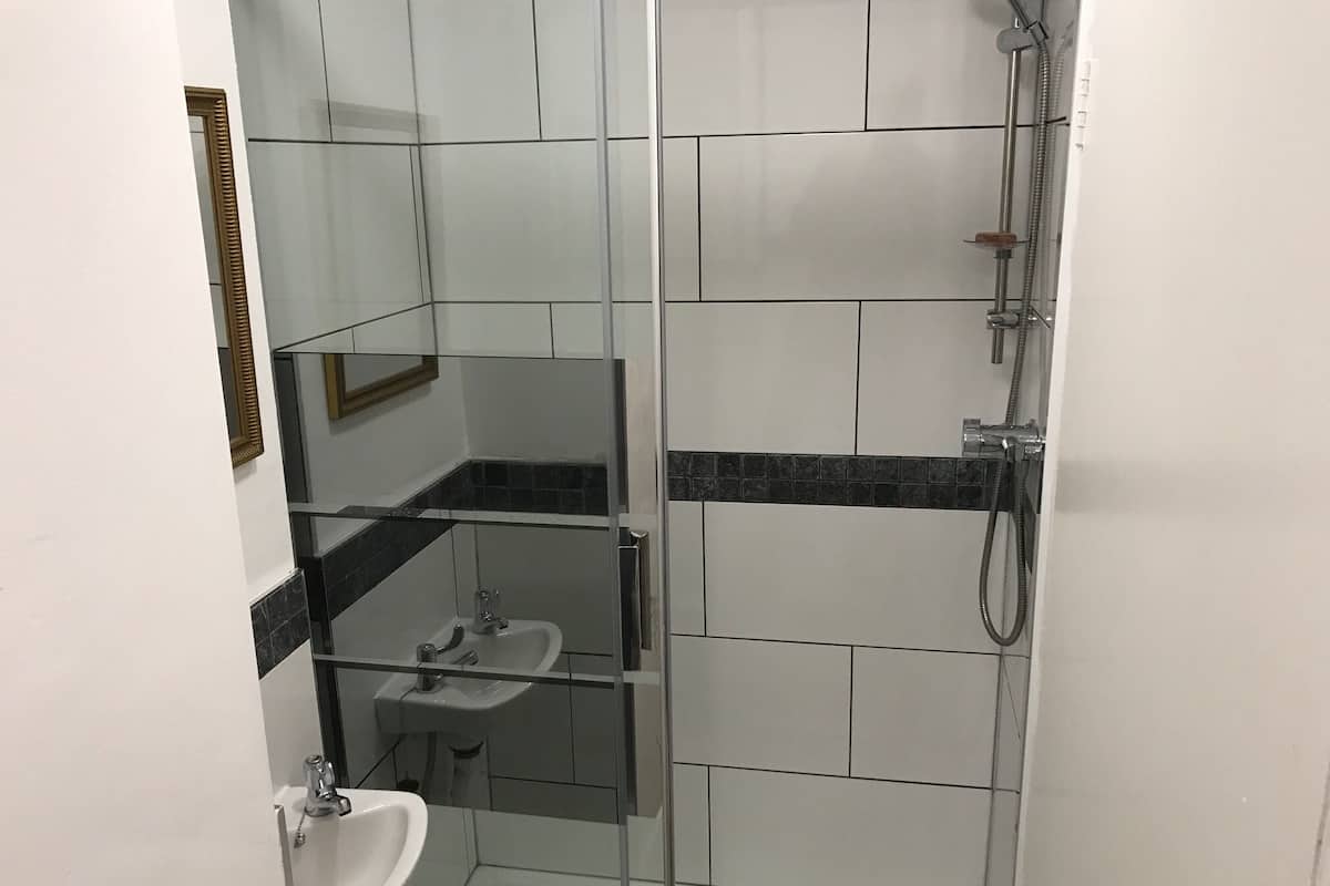 Twin Room, Ensuite