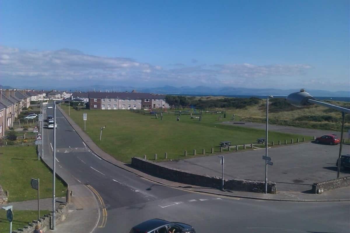 Suite, Ensuite (Double + 2 single beds) | View from property