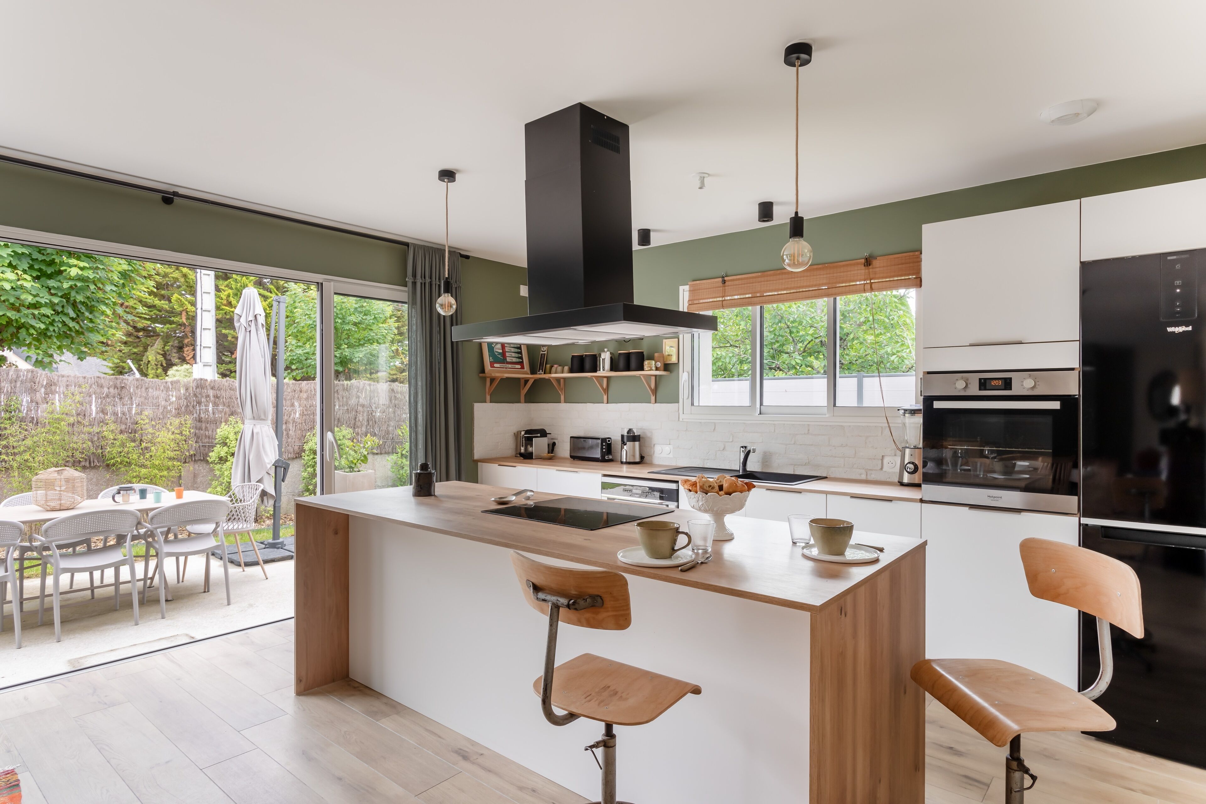 Réfrigérateur, micro-ondes, four, lave-vaisselle