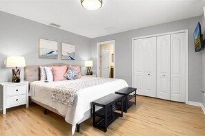 Townhome för familj - utsikt mot resort | 4 sovrum, individuell inredning, unika möbler och arbetsyta för laptop