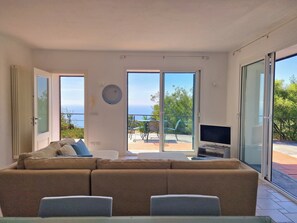 リビング エリア