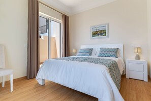 3 bedrooms, iron/ironing board, free cots/infant beds, free WiFi - Villa Sol Palheiro Village (Funchal)