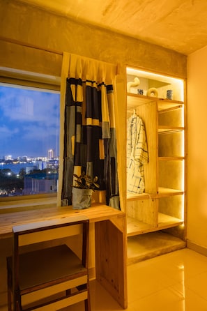 Design Studio Suite, Non Smoking, Lagoon View - 16 by 16 (Lagos)