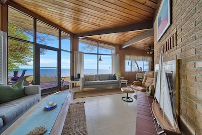 Breathtaking Panoramic Views! Lake Huron & Lex!