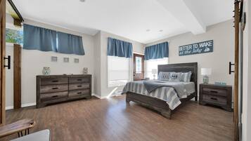 3 عدّة غرف نوم ومكتب ومكواة/لوح كي وواي فاي مجانًا