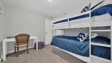 3 bedrooms, WiFi, bed sheets