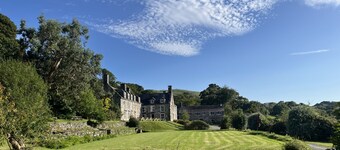 Maes Y Neuadd Country House