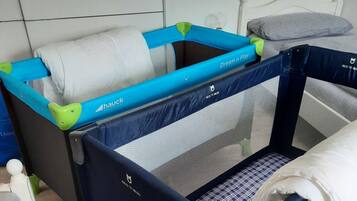 2 Schlafzimmer, Bügeleisen/Bügelbrett, Reisekinderbett, WLAN