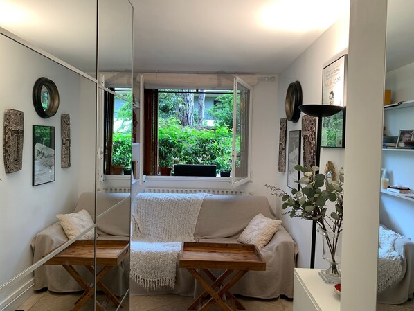 Books - Studette Meublée - Boulogne-billancourt Face au Stade de Roland-garros (Boulogne-Billancourt)