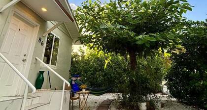 2 BR House - 10 Min to the Beach, Shop, Dine+Park