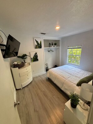 2 bedrooms, desk, iron/ironing board, travel crib