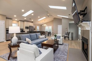 House, Multiple Beds, Patio, Golf View (170 Ocean Creek) | Living area - 170 Ocean Creek (Fripp Island)