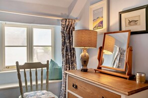 Interior - 2 Bed in Frogmore (oc-s29476) (Frogmore)