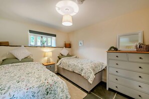2 slaapkamers, reisbedje, gratis wifi, beddengoed