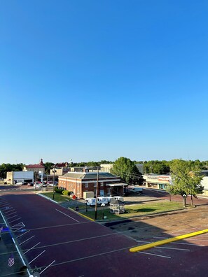 Sports court - 2E Historic Square View (Honey Grove)