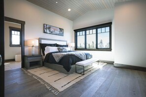 6 bedrooms, WiFi, bed sheets - Lone Peak Views - 6 bedroom 6.5 bath, ski in/out, Private Hot Tub, Lodge Access (Big Sky)