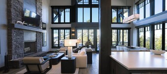 Lone Peak Views - 6 bedroom 6.5 bath, ski in/out, Private Hot Tub, Lodge Access