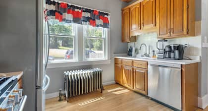 Entire house/4bd 1bath/Laundry/GlenEllyn/Lombard/Wheaton/FreeParking&WIFI