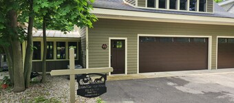 Carriage House guest house located in quaint FISHTOWN, Leland, Michigan, US