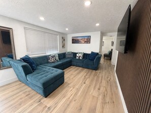 Smart TV - Coastal Getaway with Private Pool Near Anclote Beach (NEW PRT RCHY)
