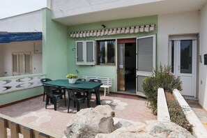 Outdoor dining - The Maldives 29 by Salento Prime (Marina di Pescoluse)