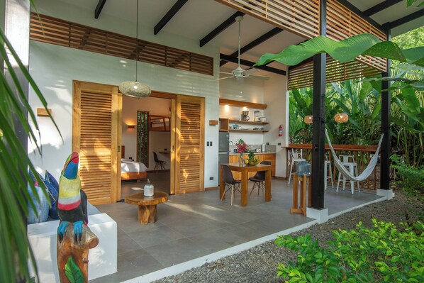 4 bedrooms, in-room safe, desk, free WiFi