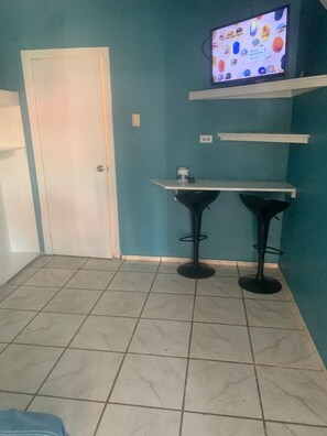 Standard-Doppel- oder -Zweibettzimmer | Bügeleisen/Bügelbrett, kostenloses WLAN