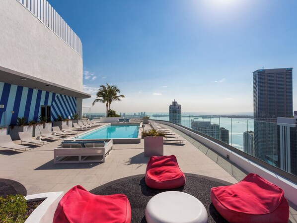 Outdoor pool, a heated pool - Modern Condo 2bd/2bth, Best Brickell Location (Miami)