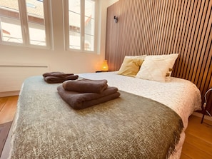 1 quarto, escrivaninha, Wi-Fi, roupa de cama